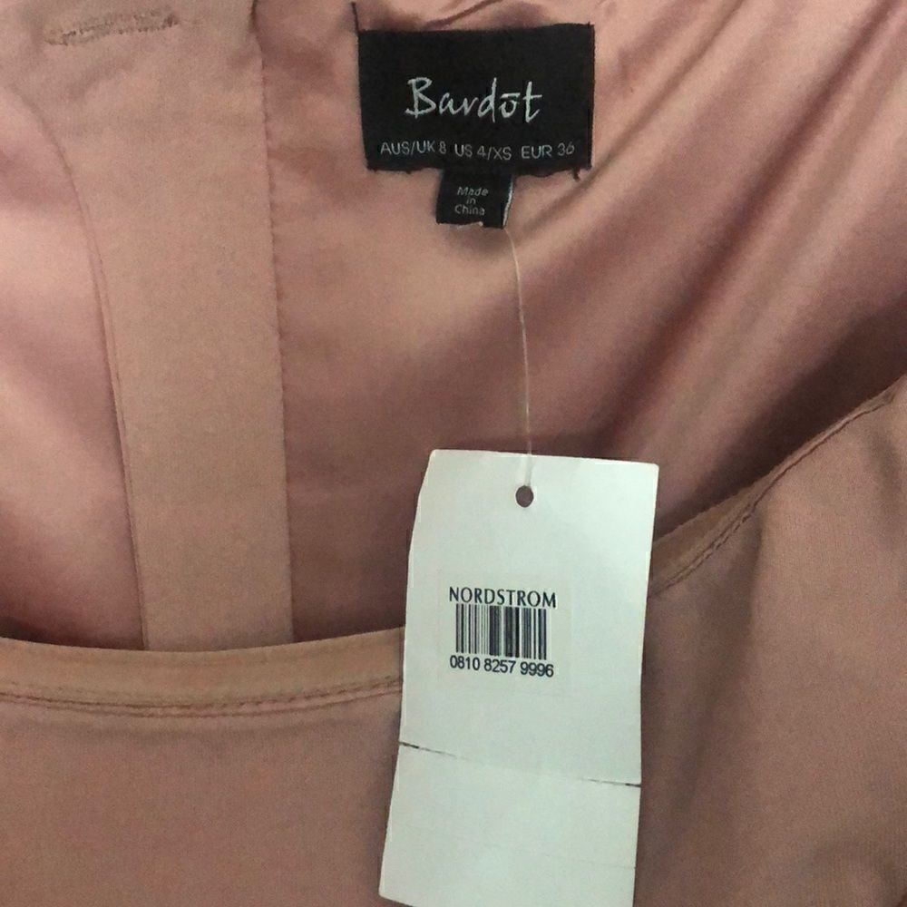Bardot nude cocktail dress bell sleeves sz XS /4 - Picture 2 of 3